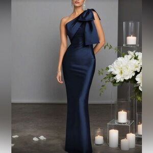 Elegant Navy One-Shoulder Evening Gown